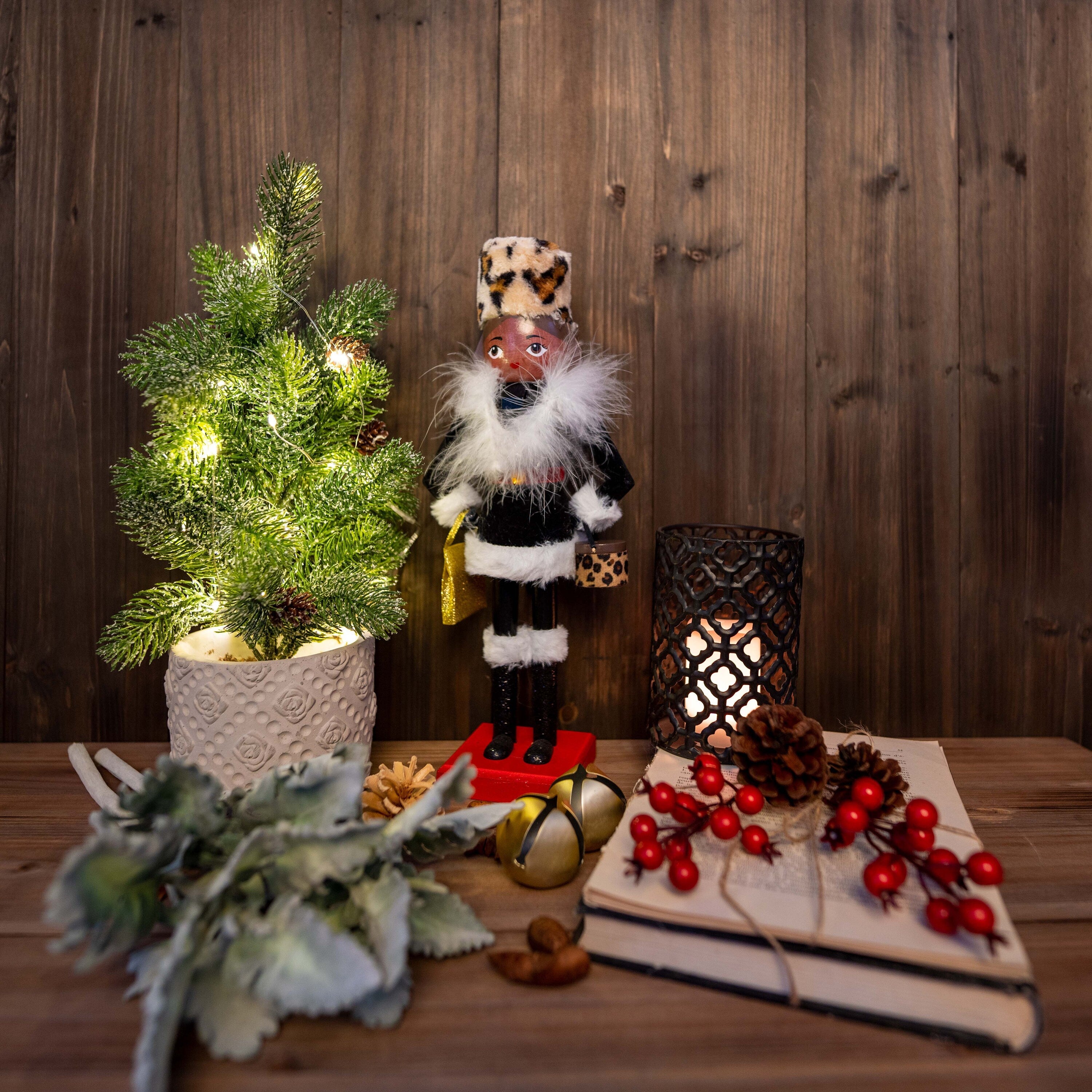 14-inch-Wooden-Nutcrackers-(Shop-Girl-AA)-Christmas-Decoration-Figures-Nutcrackers