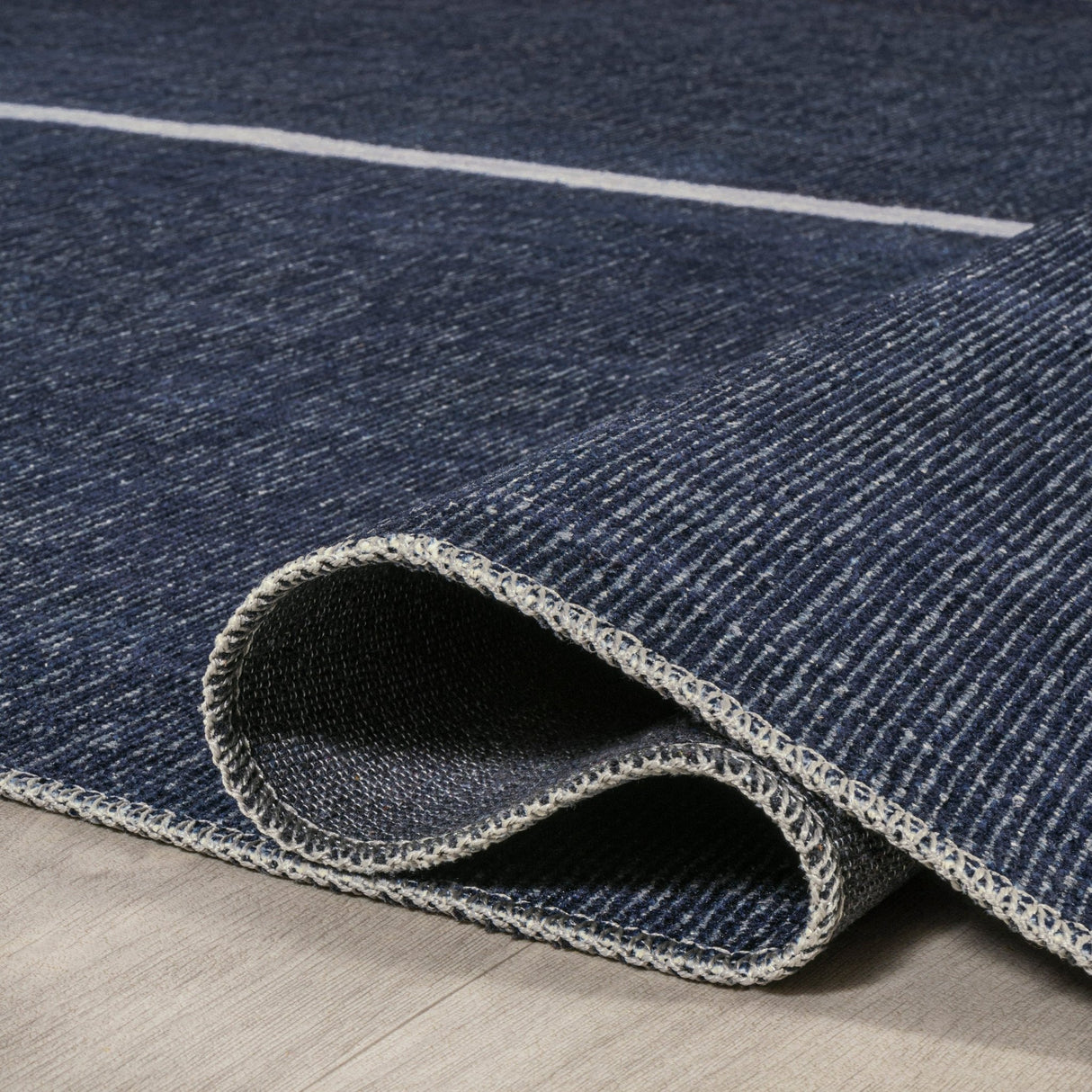 Linja Solid Centre Stripe Machine - Washable Area Rug - Tuesday Morning - Area Rugs