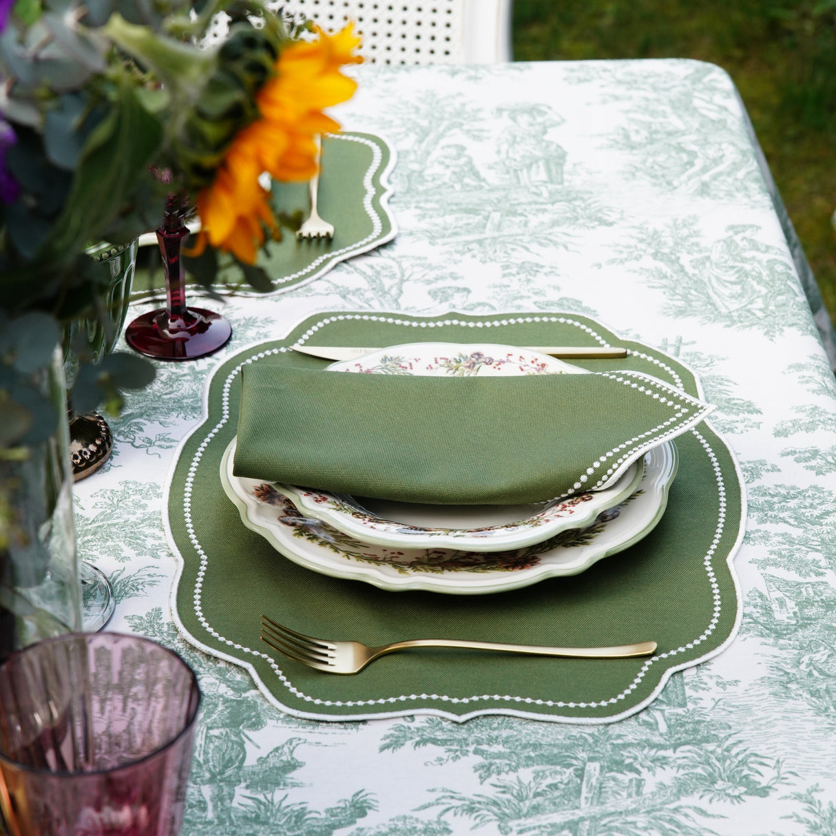 Mireli Green Rectangle Fabric Placemat & Napkin Set