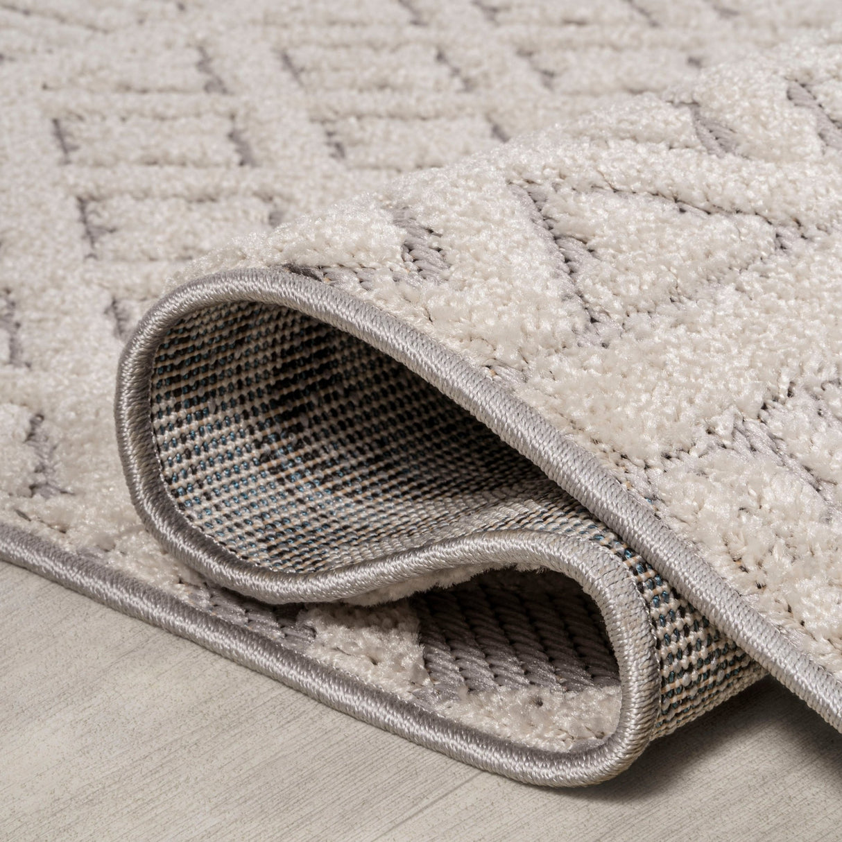 Ormond High - Low Modern Trellis Geometric Indoor/Outdoor Runner Rug - Tuesday Morning - Runner Rugs