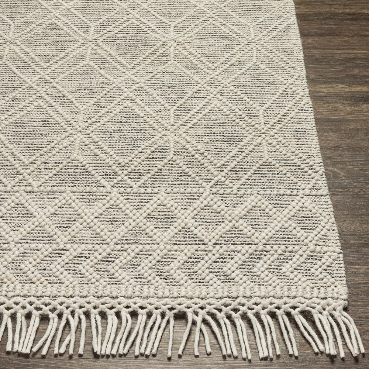 Ossun Wool Rug with Tassels