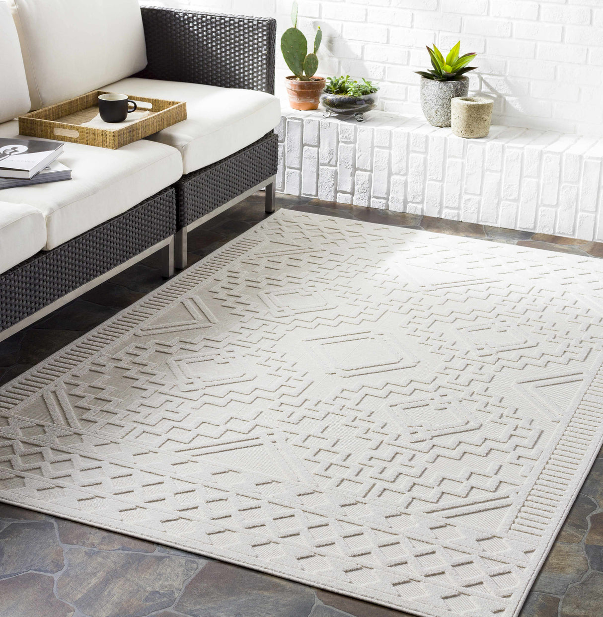 Plumtree 3D White Outdoor Rug