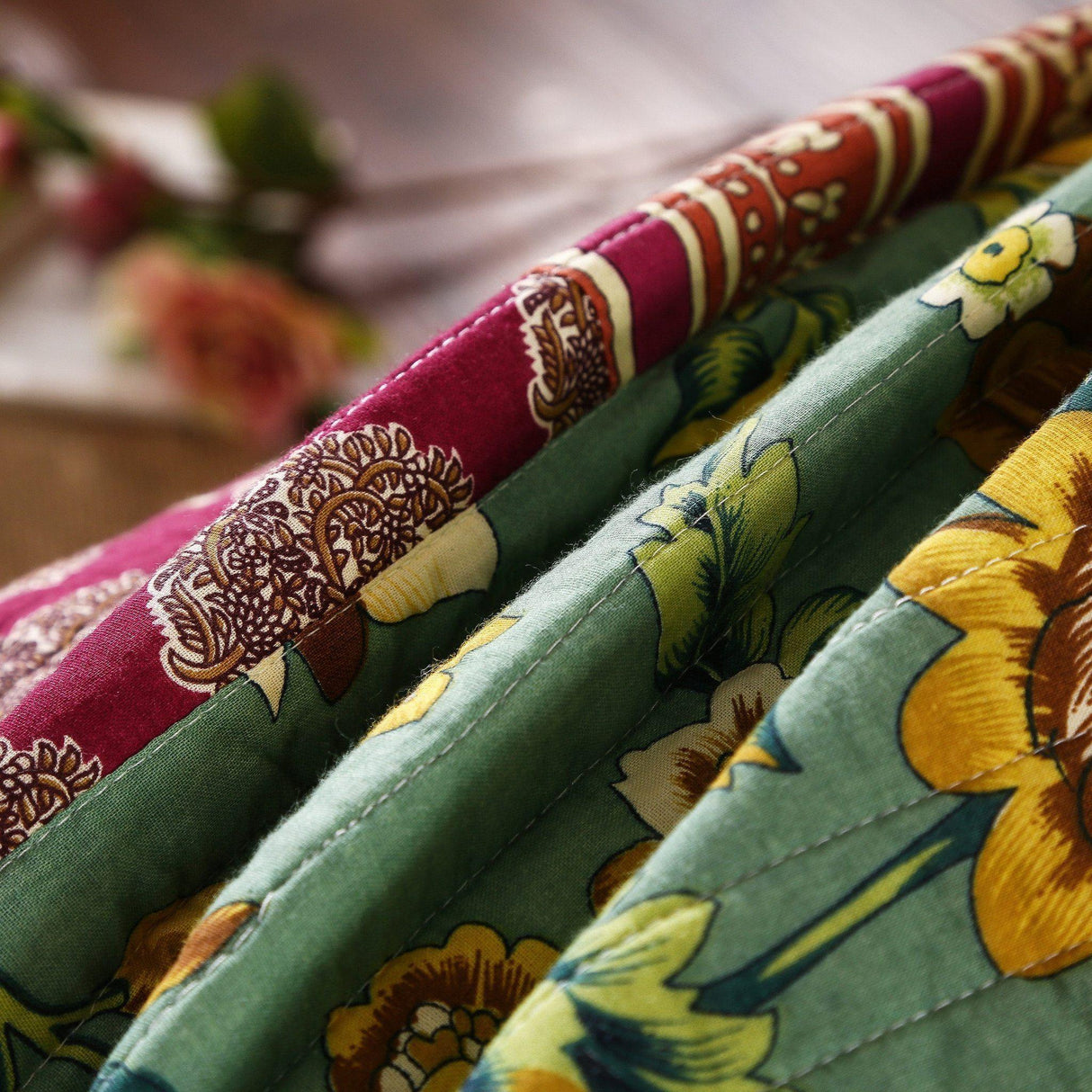 DaDa Bedding Dark Elegance Bohemian Floral Cotton Patchwork Bedspread Set (JHW-550)