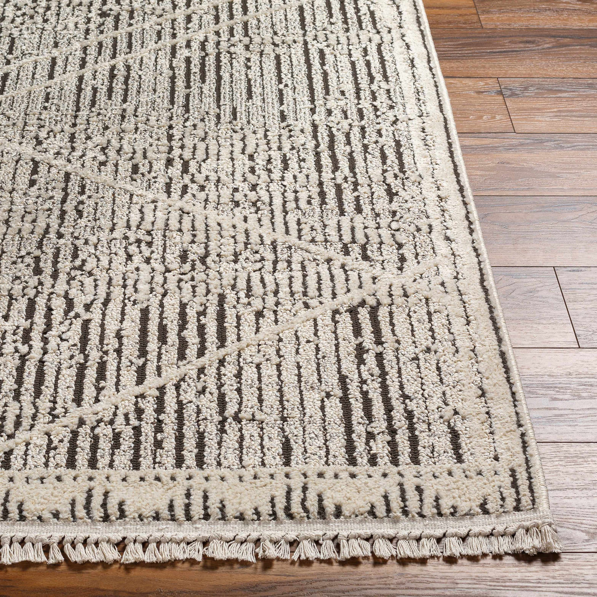 Luuk Area Rug