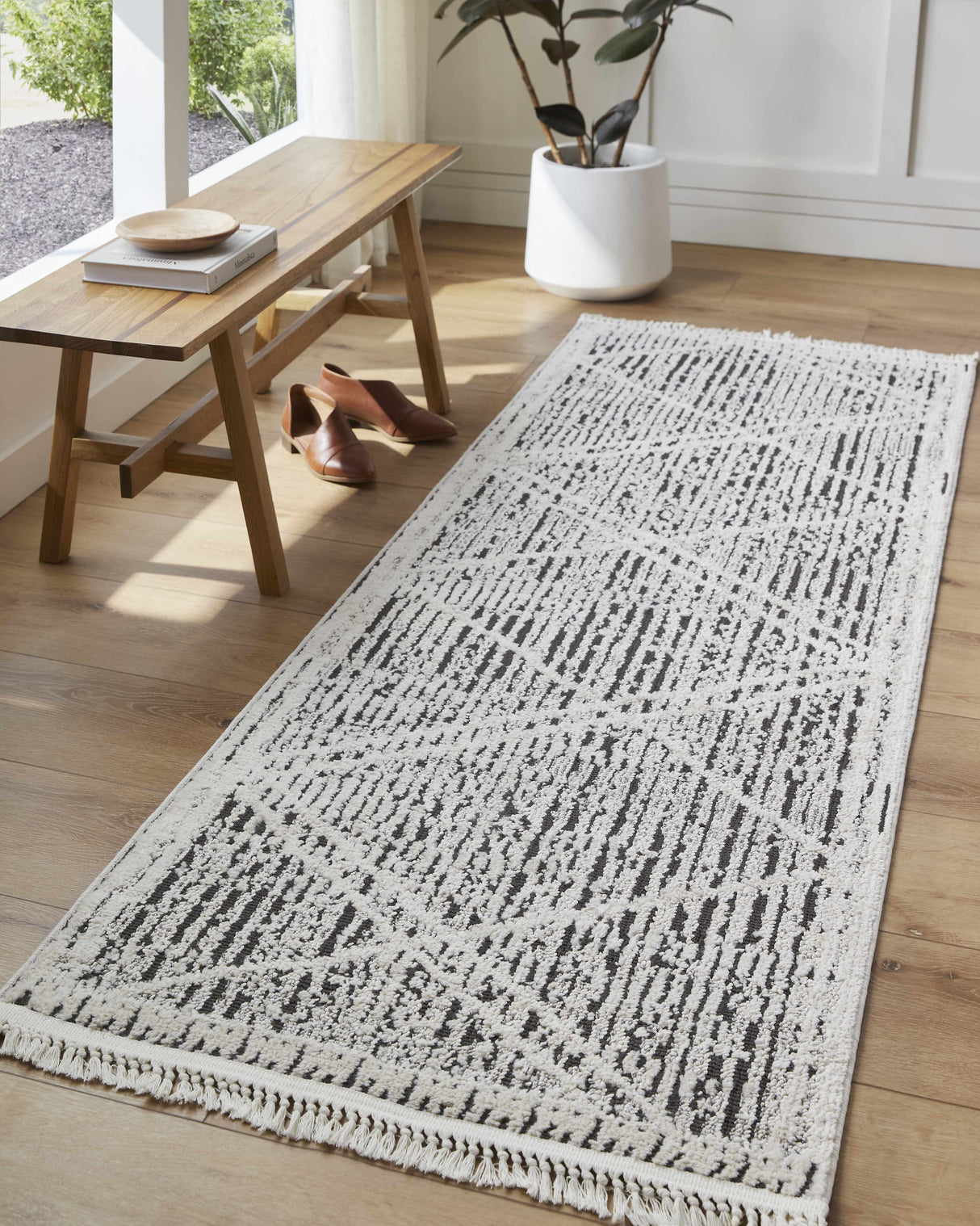 Luuk Area Rug