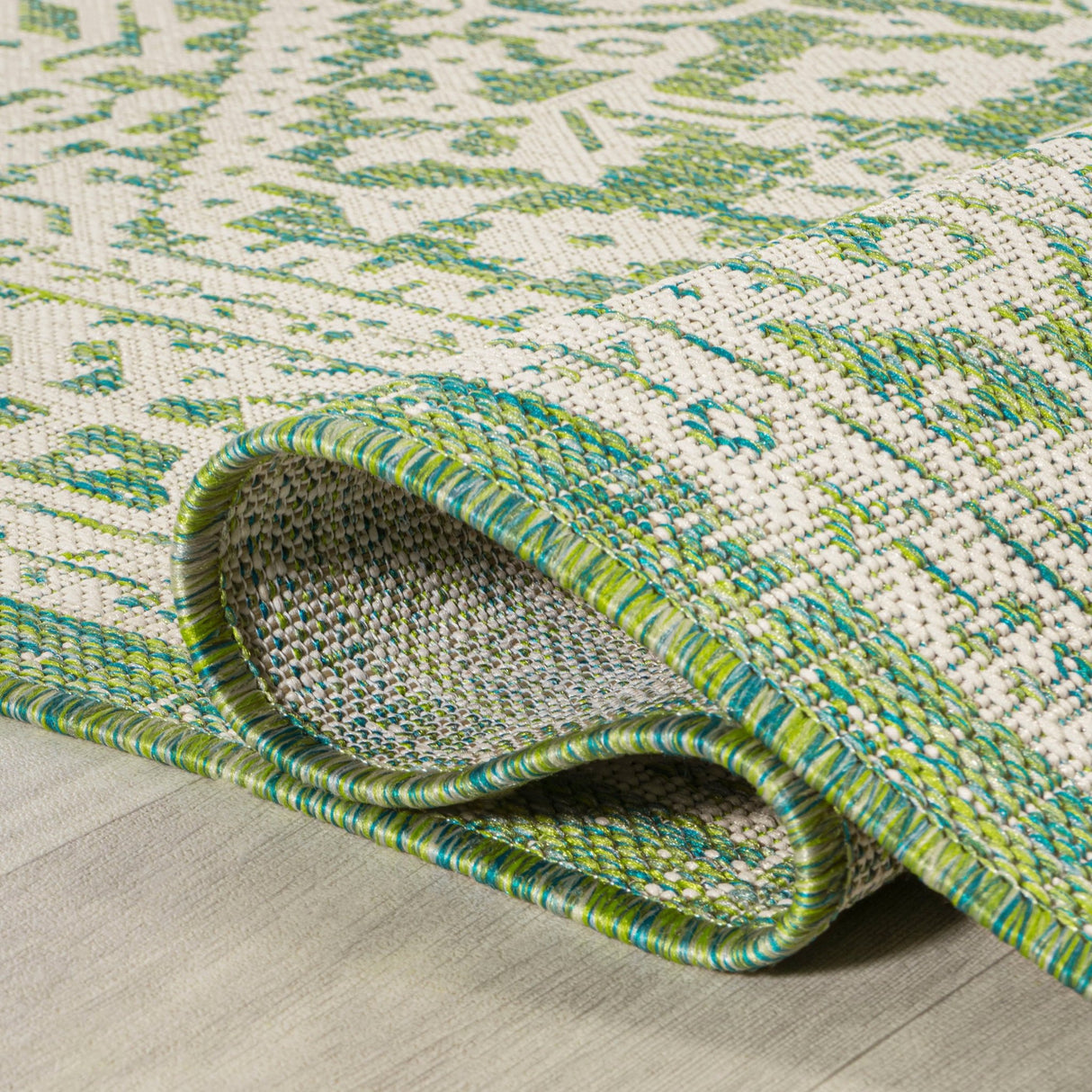 Sinjuri Medallion Textured Weave Indoor/Outdoor Round Area Rug - Tuesday Morning - Area Rugs