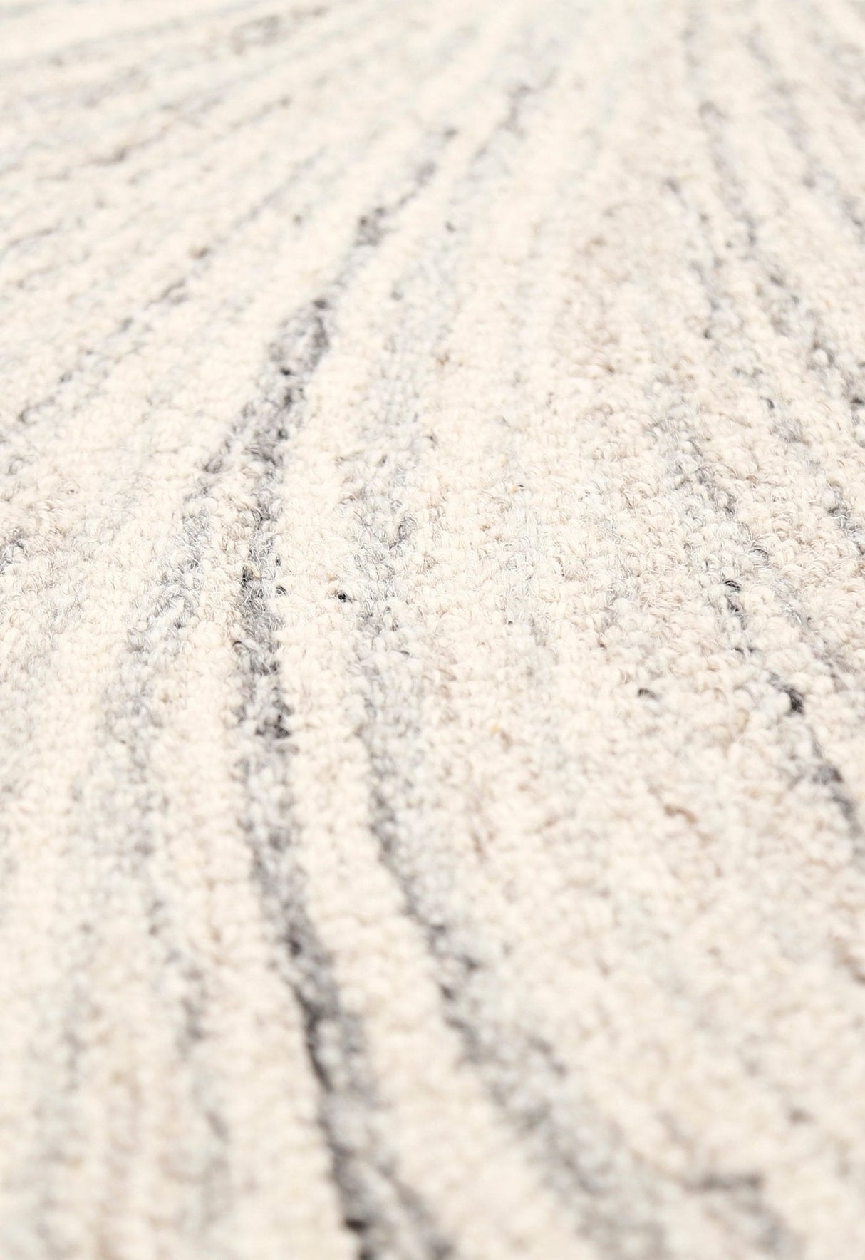 Snow Bloom Beige Hand Tufted 5x7 Wool Area Rug