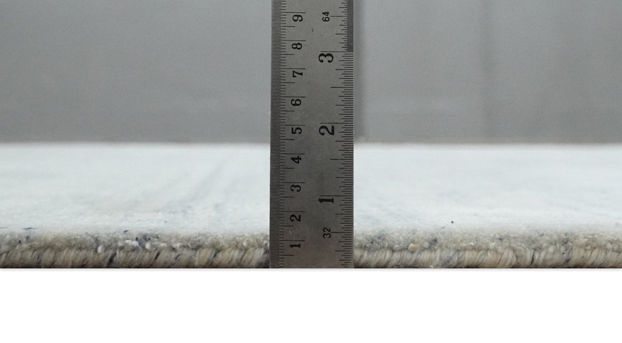 Modern Solid Silver and White 5x7 Blended Wool Hand woven Area Rug