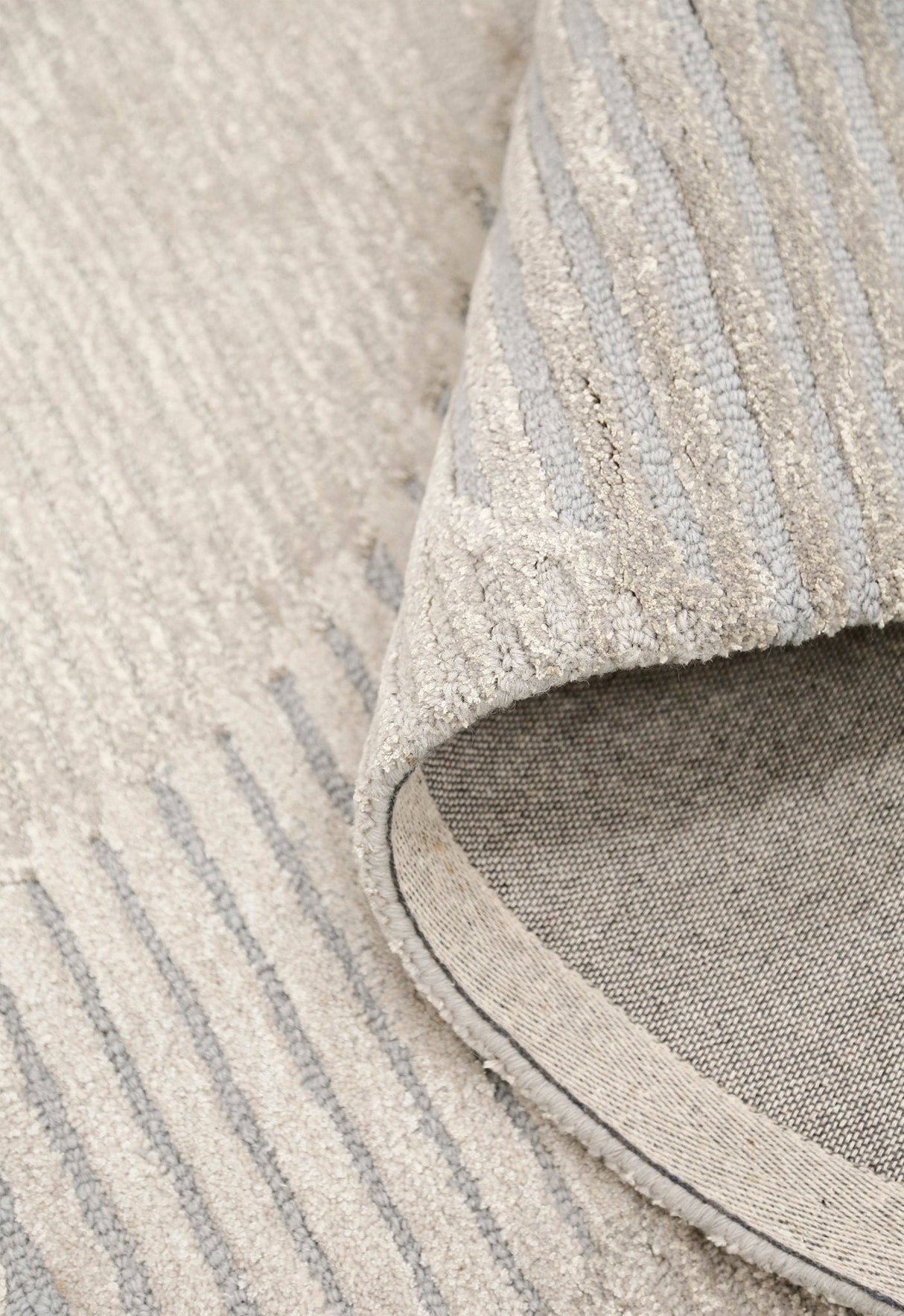 Stone Modern Silver and Beige Ripple Hand Tufted 5x7 Wool Rug