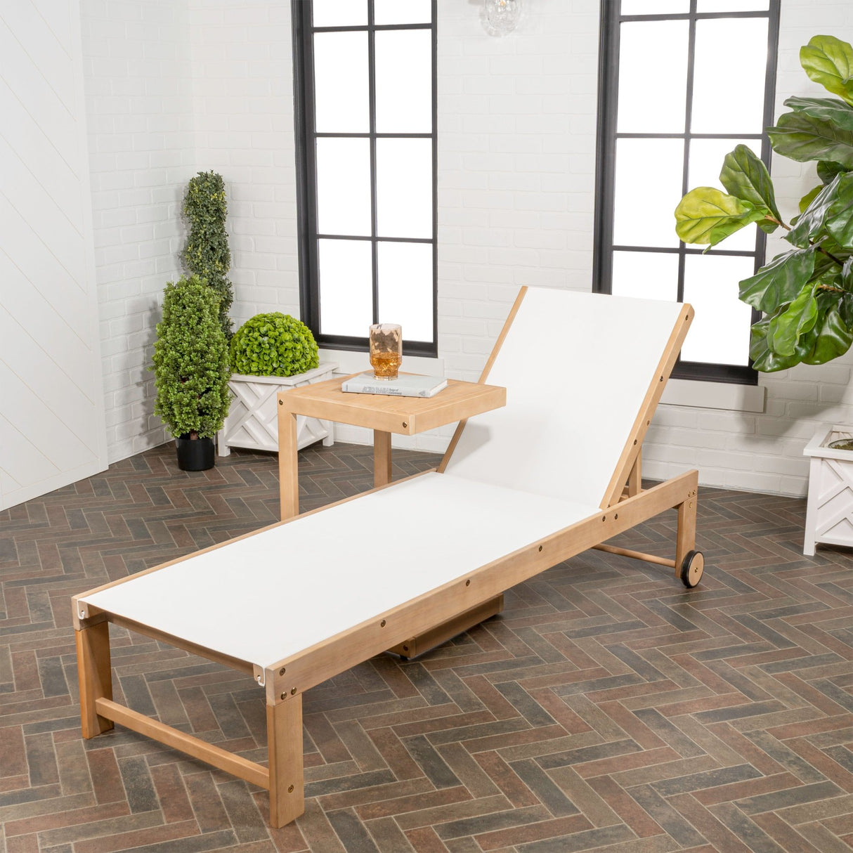 Trabuco coastal modern acacia wood mesh 3 - position outdoor chaise lounge set with side table - Tuesday Morning - Outdoor Chairs