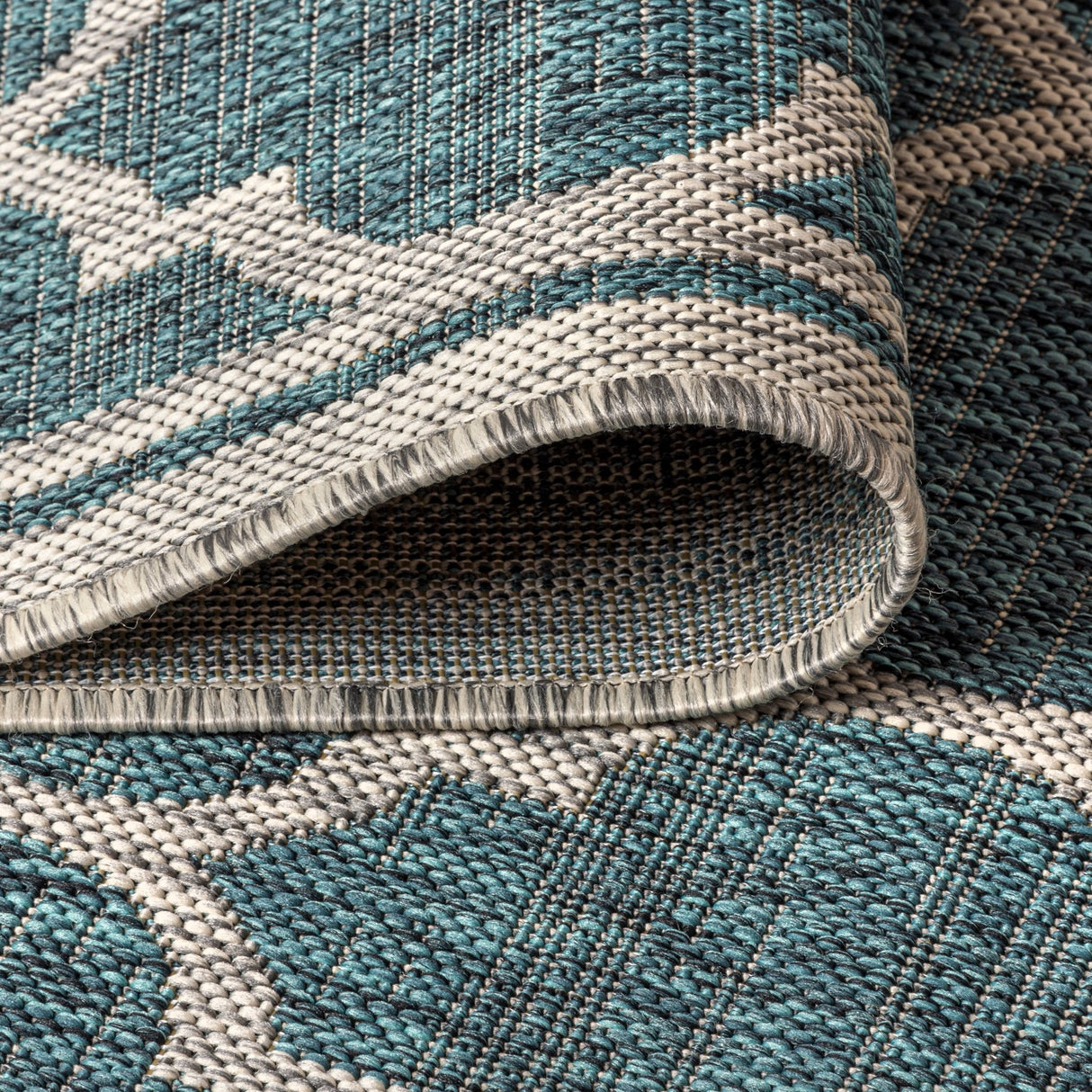 Trebol Moroccan Trellis Textured Weave Indoor/Outdoor Round Area Rug - Tuesday Morning - Area Rugs
