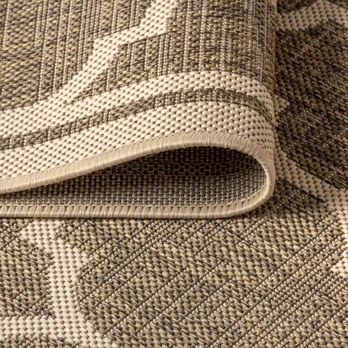 Trebol Moroccan Trellis Textured Weave Indoor/Outdoor Round Area Rug - Tuesday Morning - Area Rugs