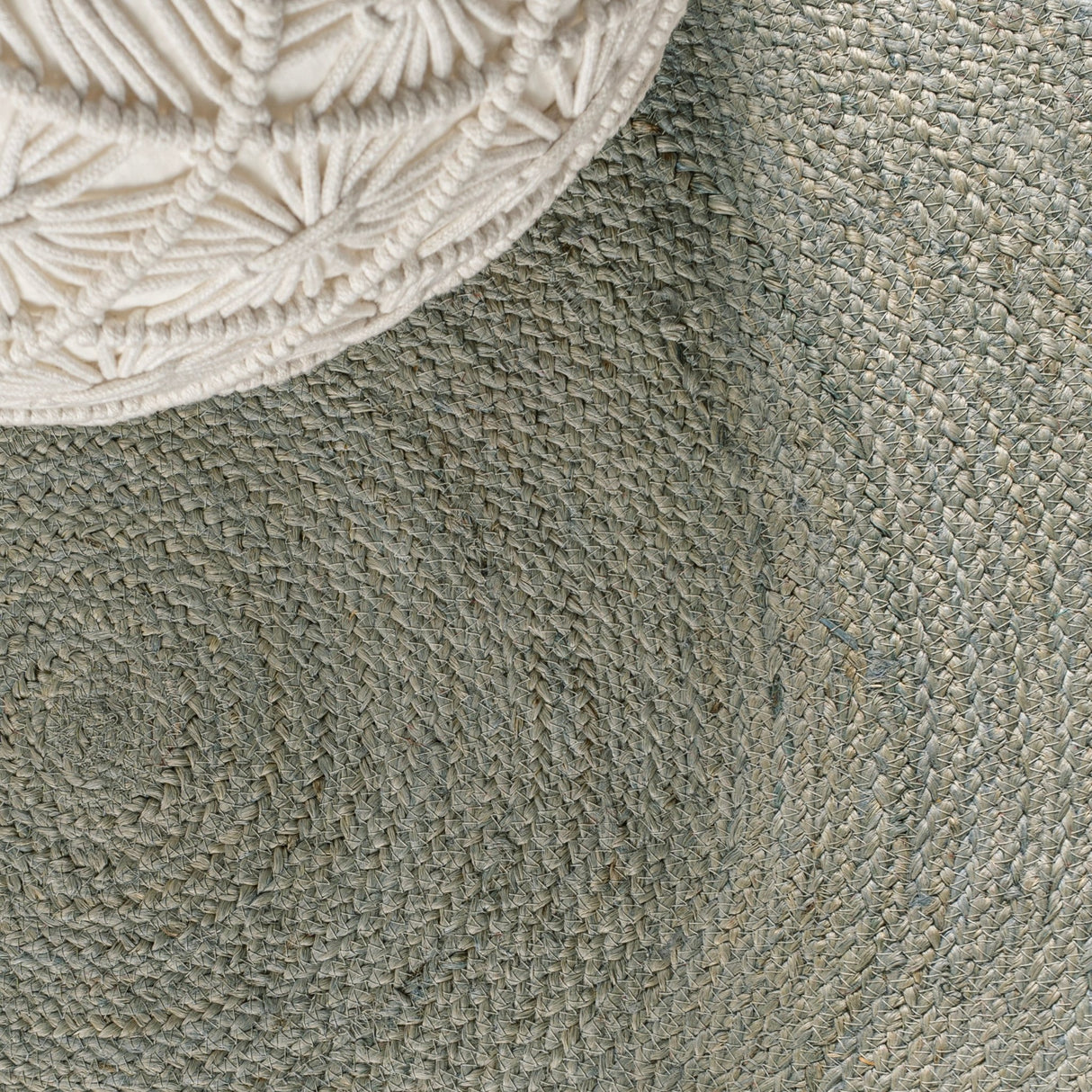 Zara Braided Coastal Cottage Round Area Rug - Tuesday Morning - Area Rugs