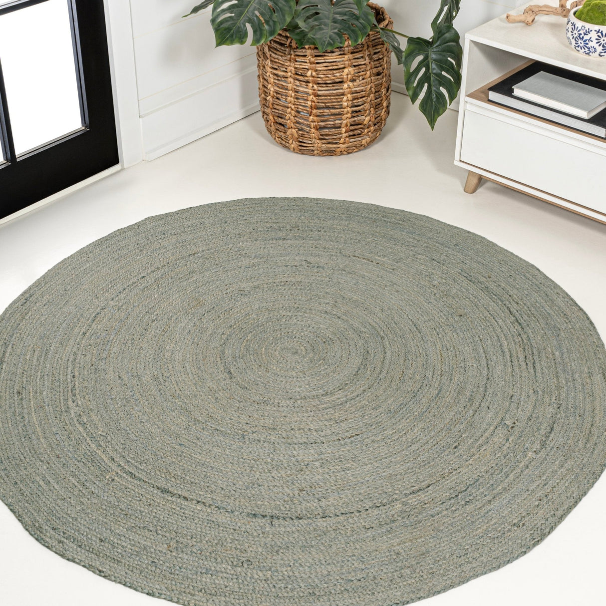 Zara Braided Coastal Cottage Round Area Rug - Tuesday Morning - Area Rugs