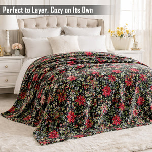 Poinsettia Oversized Jacquard Luxe Plush Holiday Throw Blanket (50" x 70")