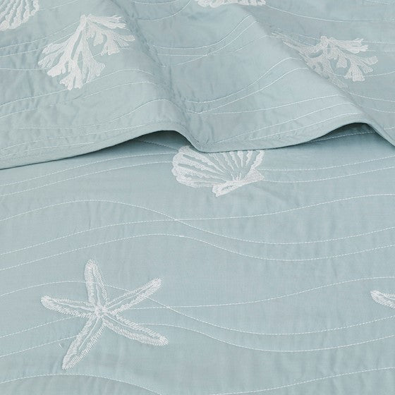 4 Piece Cotton Reversible Embroidered Quilt Set with Throw Pillow Aqua King/Cal King