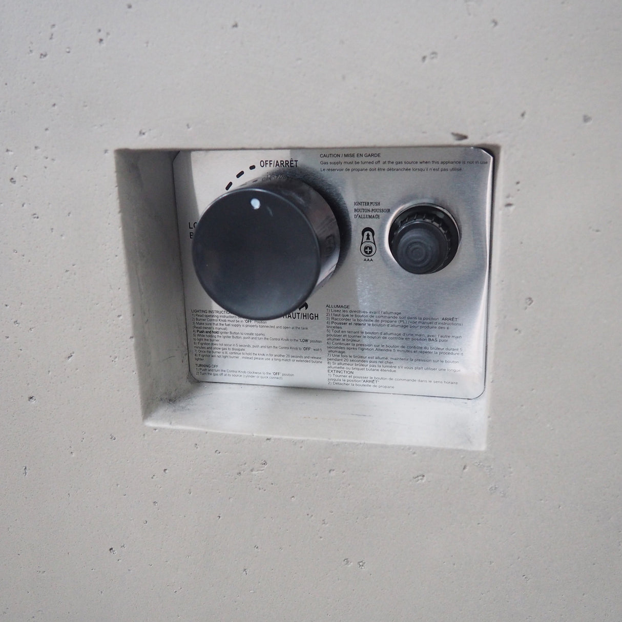 AIDAN 31' Square Fire Pit 40,000 BTU Light Grey Magnesium Oxide 31.25'