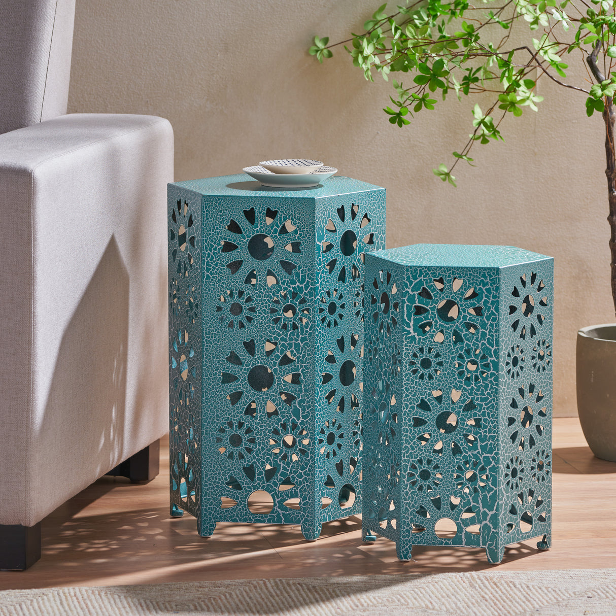 Eliana side table