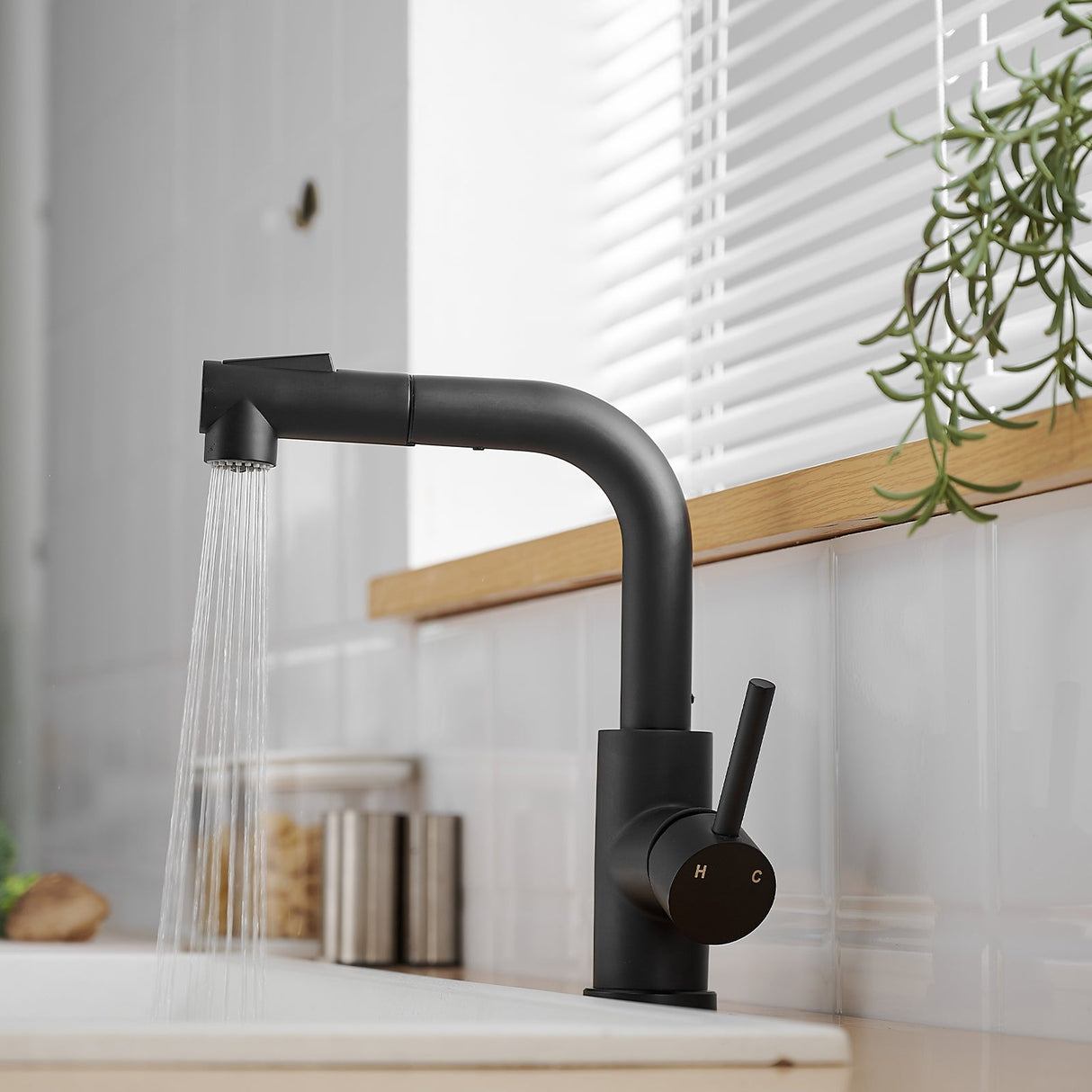 Black Kitchen Sink Faucet with Pull Down Sprayer