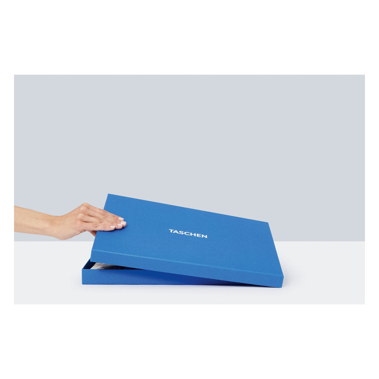 TASCHEN Pouch. André Butzer