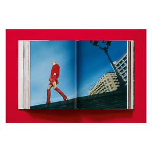 Valentino. A Grand Italian Epic (English)