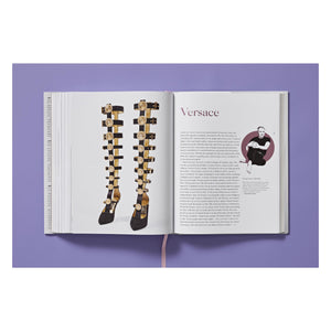 Shoes A–Z. The Collection of The Museum at FIT (German, French, English) (FFE)