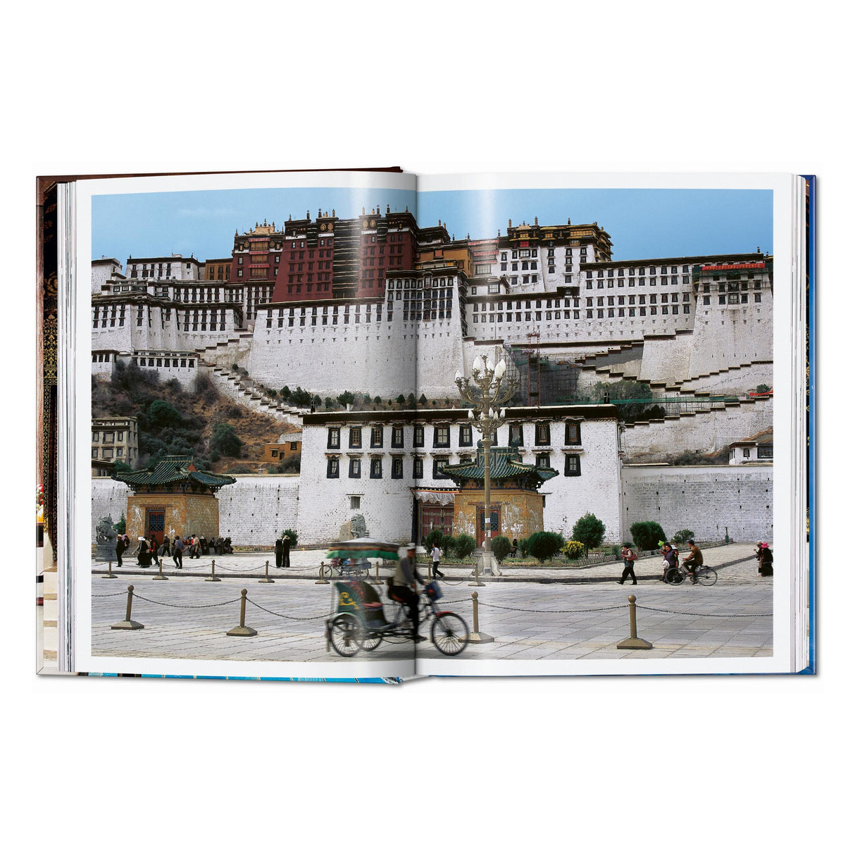 Living in Asia. 45th Ed. (German, French, English)