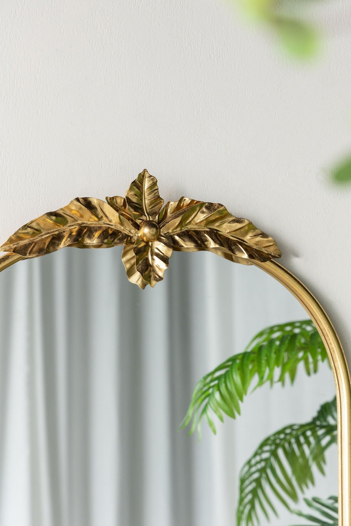 Arched Wall Mirror with Metal Frame