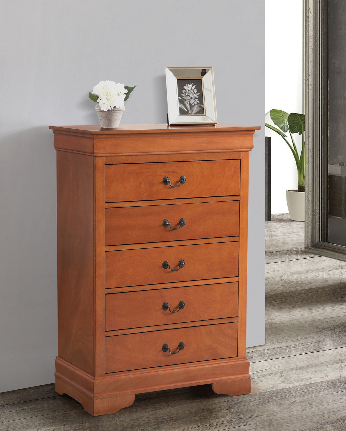 Louis Phillipe - Traditional Style Storage Chest Elegant