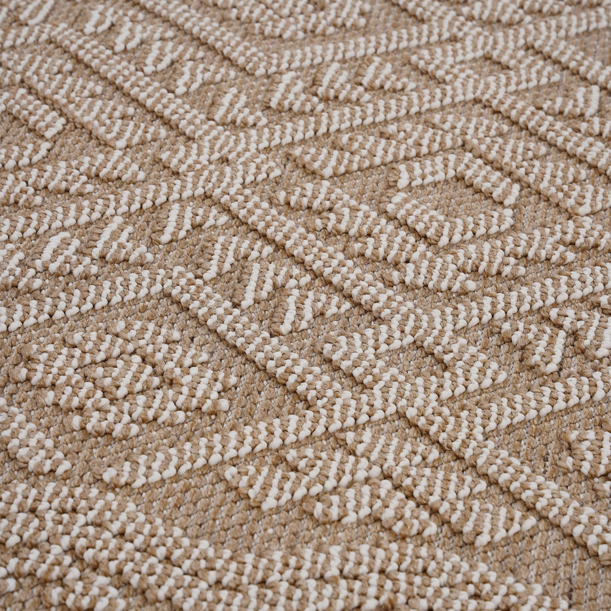 Guros - 8' X 10' Traditional Indoor / Outdoor Area Rug - Natural