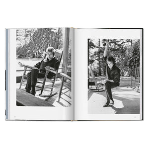 Daniel Kramer. Bob Dylan. A Year and a Day (English)