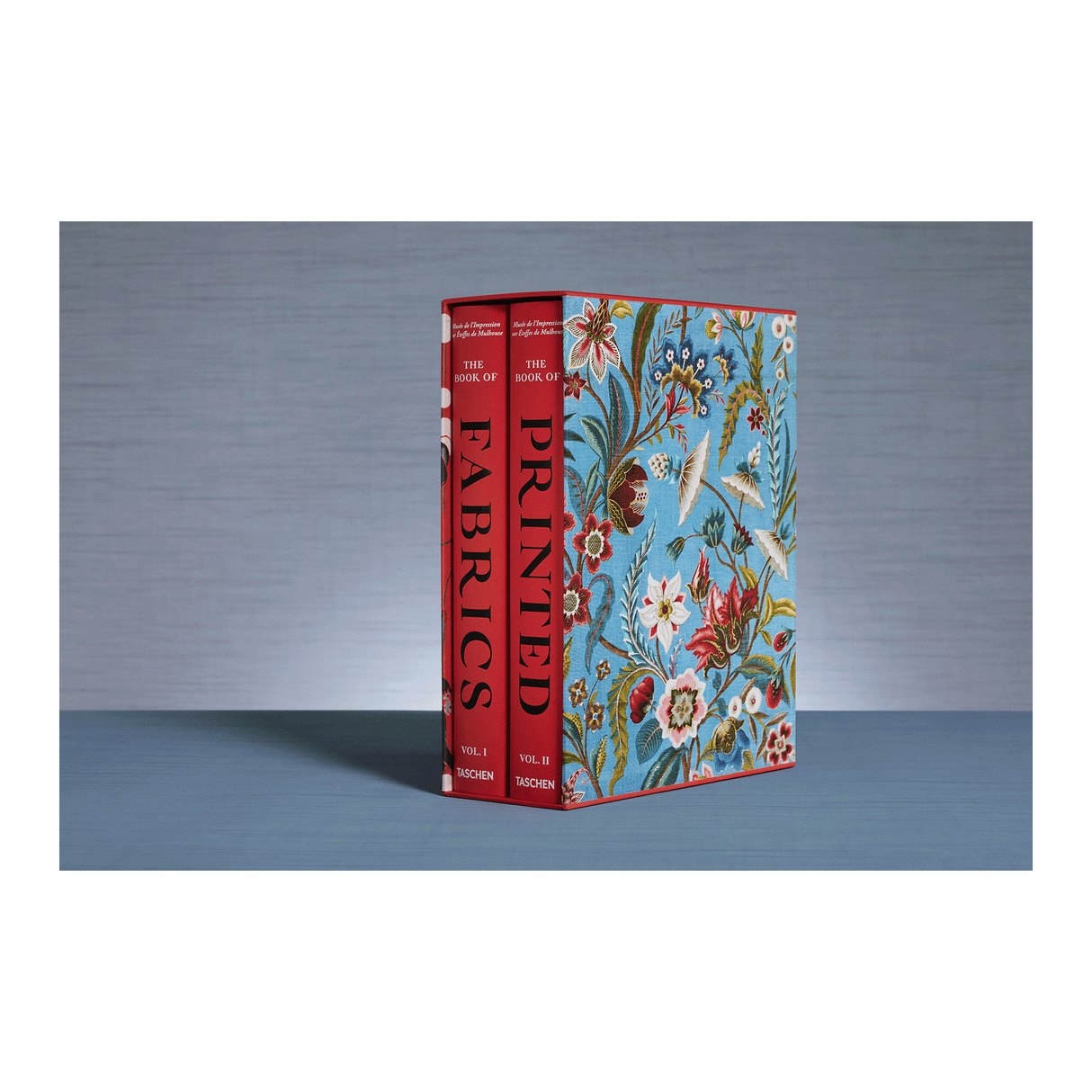 The Book of Printed Fabrics. From the 16th century until today (German, French, English)