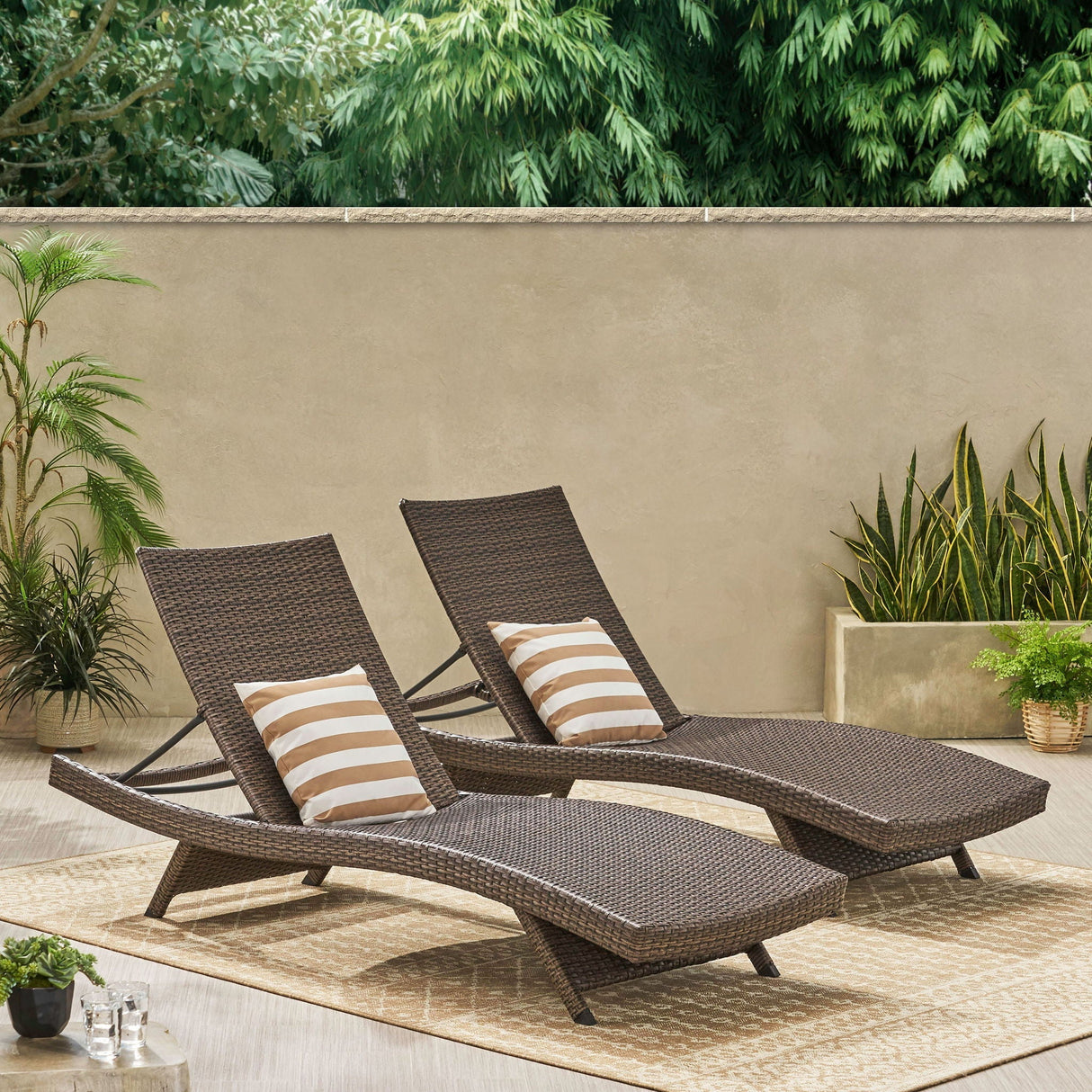 Salem - Chaise Lounge