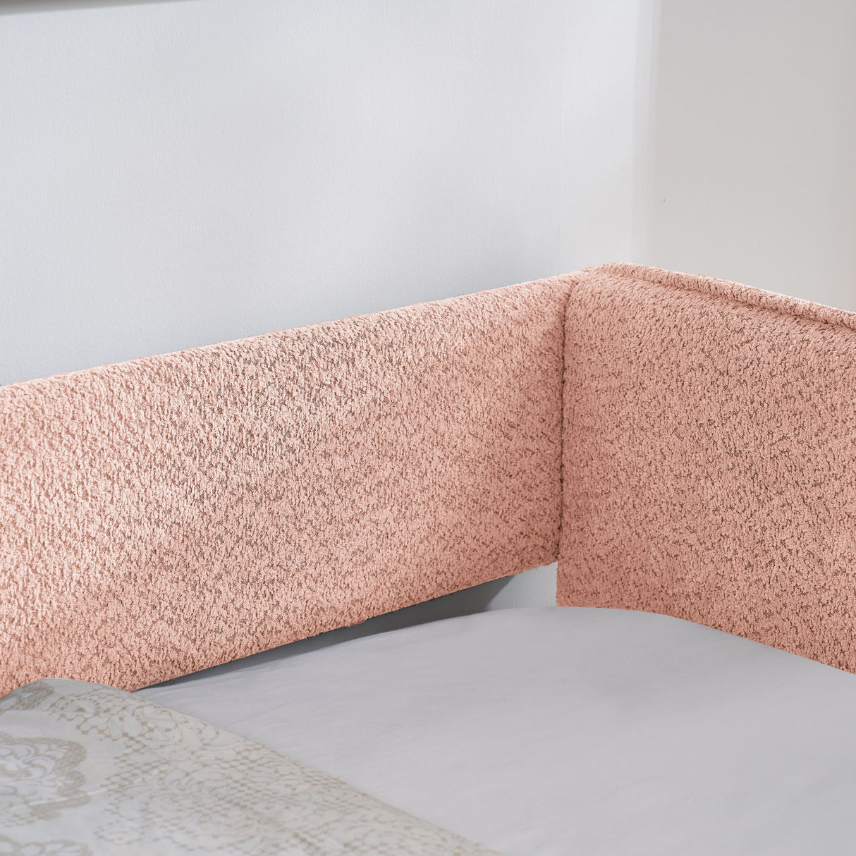 Upholstered Daybed With Pop Up Trundle