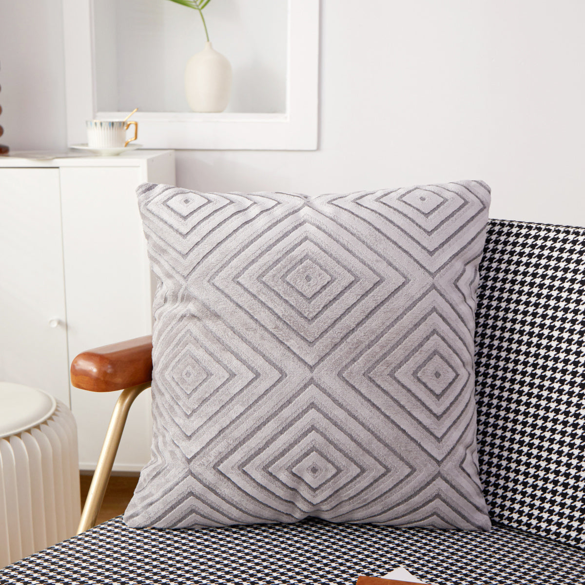 Pack of 1 Soft Warm Decorative Throw Pillow  (With 450g Insert)18x18 inches, pack of 1 throw pillow