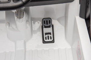 12V7A 30W*2 Four-Wheel Drive Seat One Button Start, Forward And Backward, High And Low Speed, Music, Front Light, Power Display, Two Doors Can Open, 2.4G R / C, Seat Belt Four Wheel Absorber