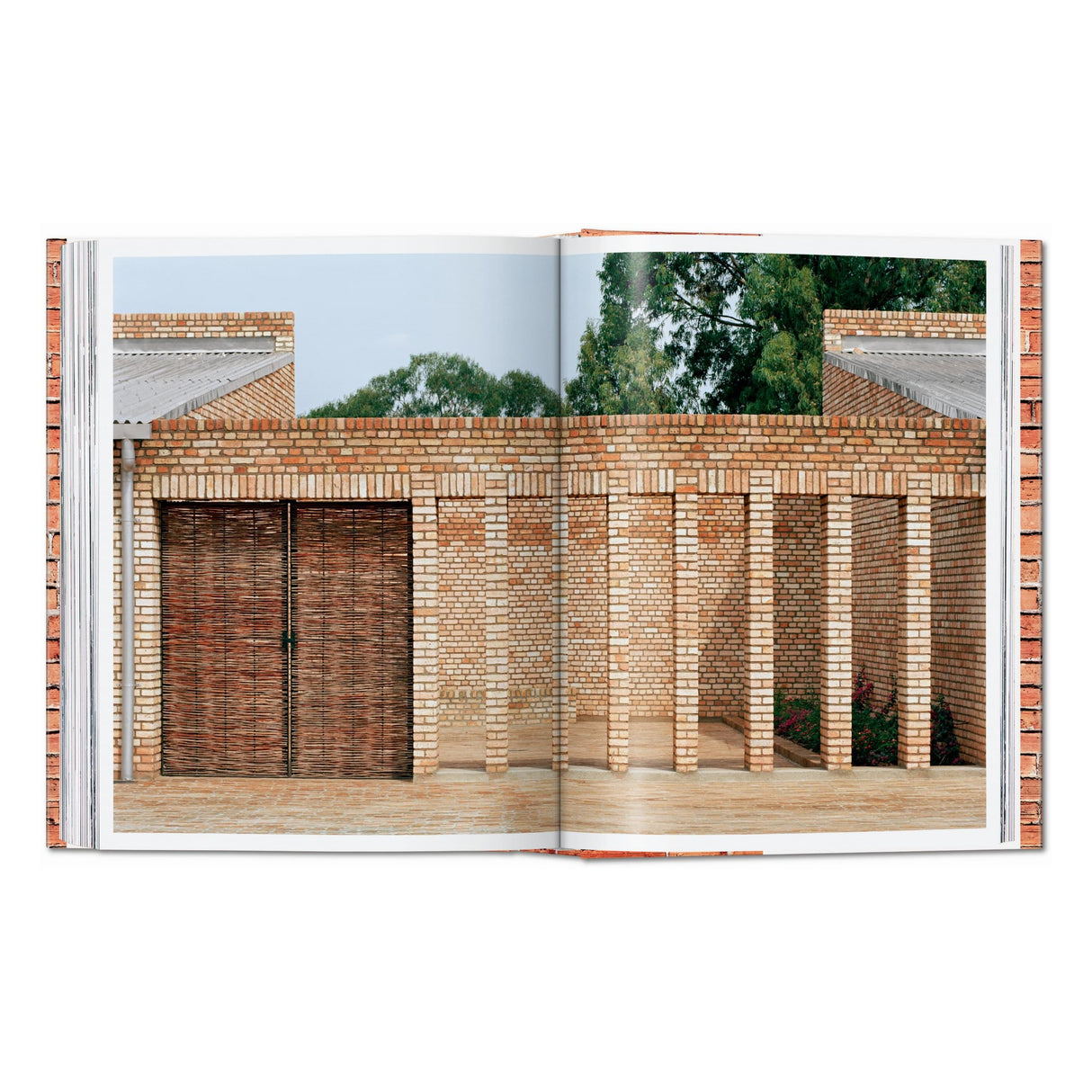 Contemporary Brick Buildings (German, French, English)