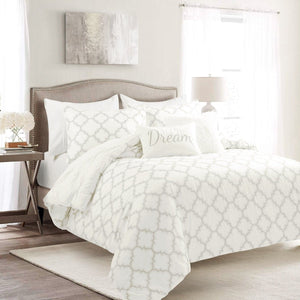 Ravello Pintuck Caroline Geo 7 Piece Comforter Set