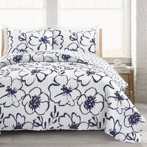Scandinavian Floral Quilt 3 Piece Set