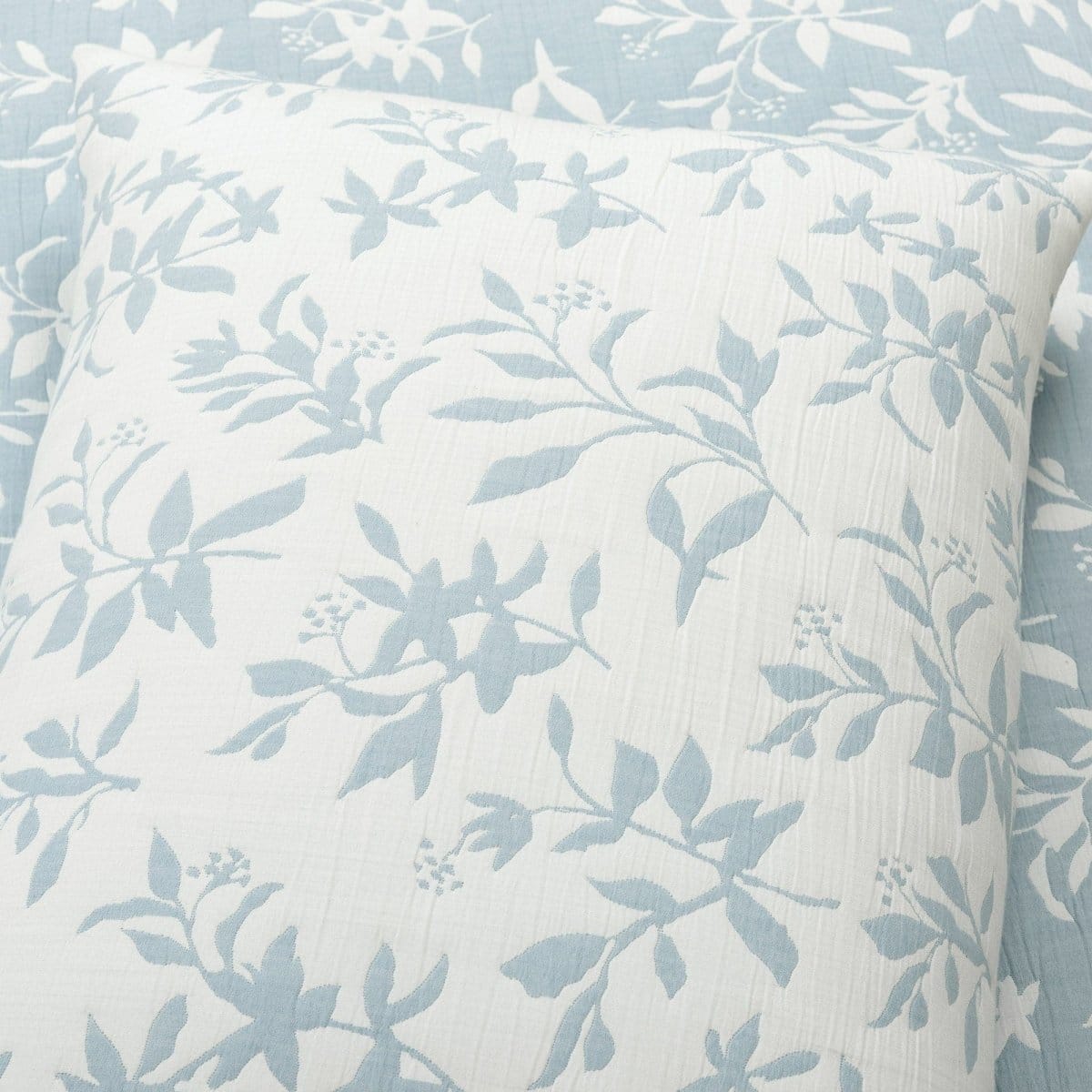 Floral Jacquard Reversible Soft Matelassé 3 Piece Quilt Set