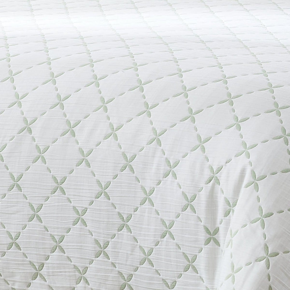 Diamond Leaf Jacquard Reversible Matelasse Coverlet Set