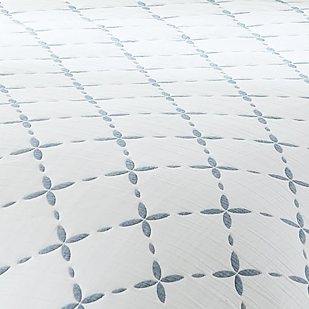 Diamond Leaf Jacquard Reversible Matelasse Coverlet Set