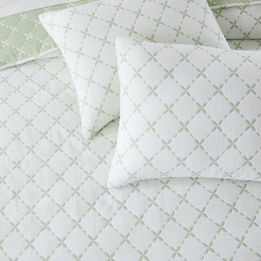 Diamond Leaf Jacquard Reversible Matelasse Coverlet Set