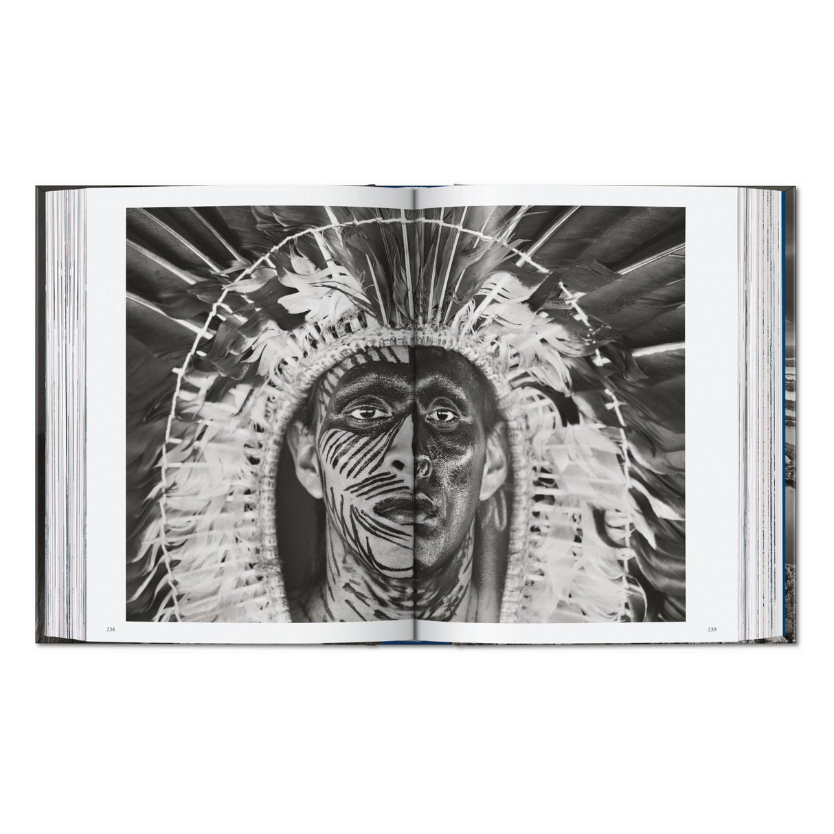 Sebastião Salgado. Amazônia. 45th Ed. (English)