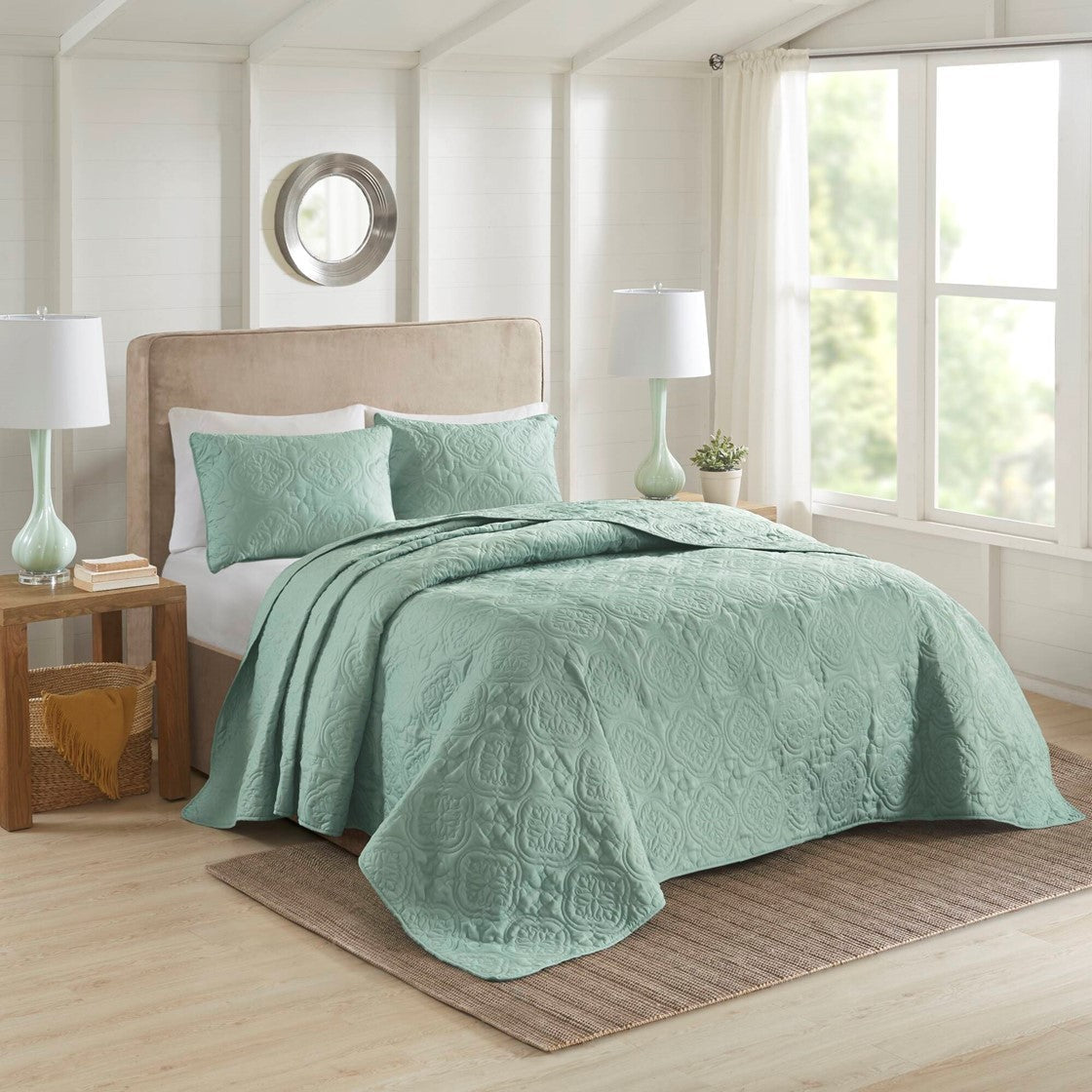 Seafoam 3 Piece Reversible Bedspread Set with Medallion Quilting - Full/Queen