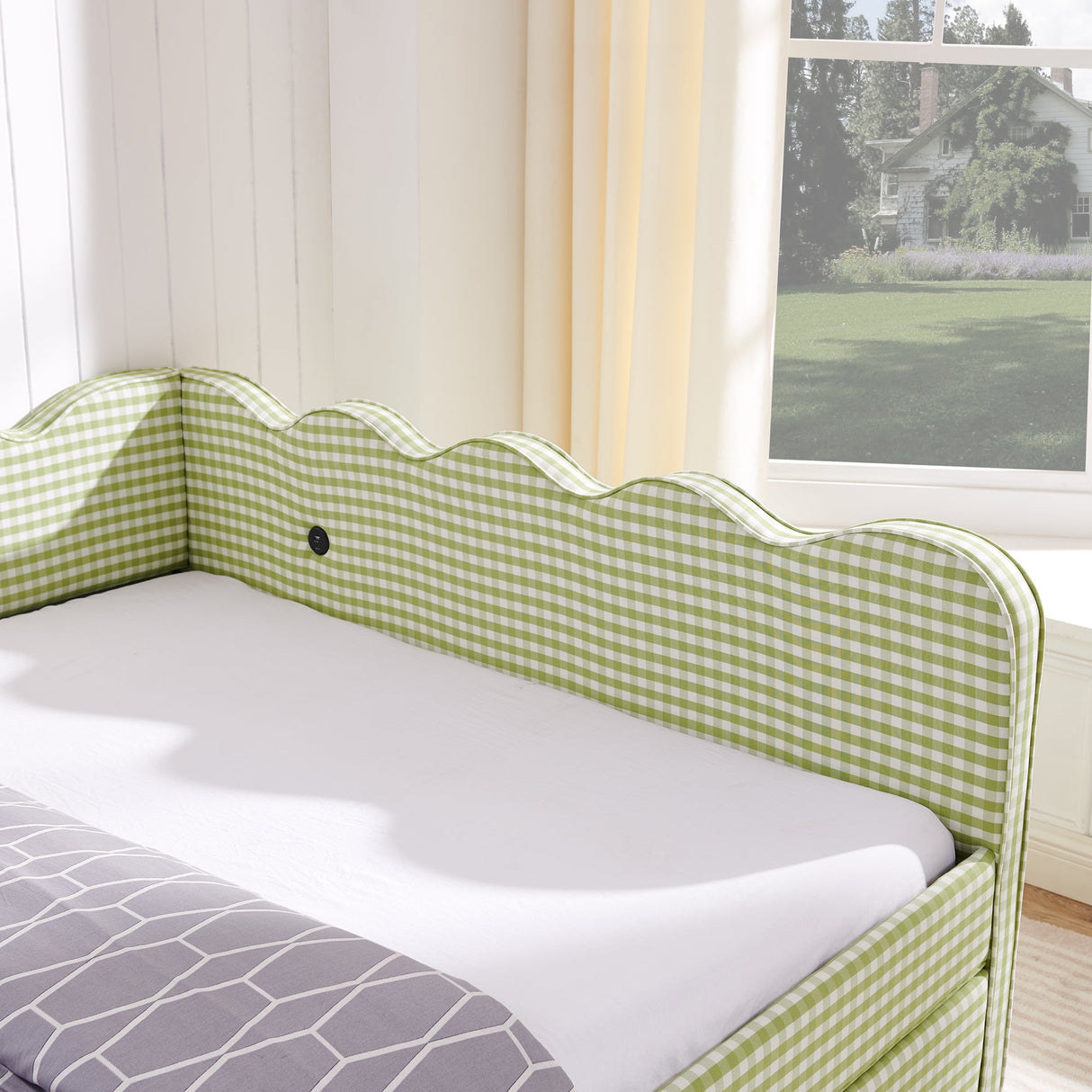 Queen Size Cozy Gingham Daybed with Two Storage Drawers, with USB Port and Adorable Wave Shaped, Linen Fabric