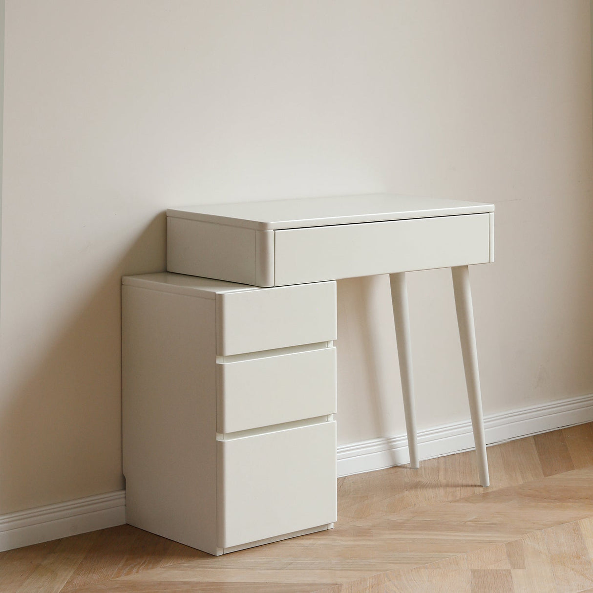Solid Liriodendron Wood Dresser Table with Stool