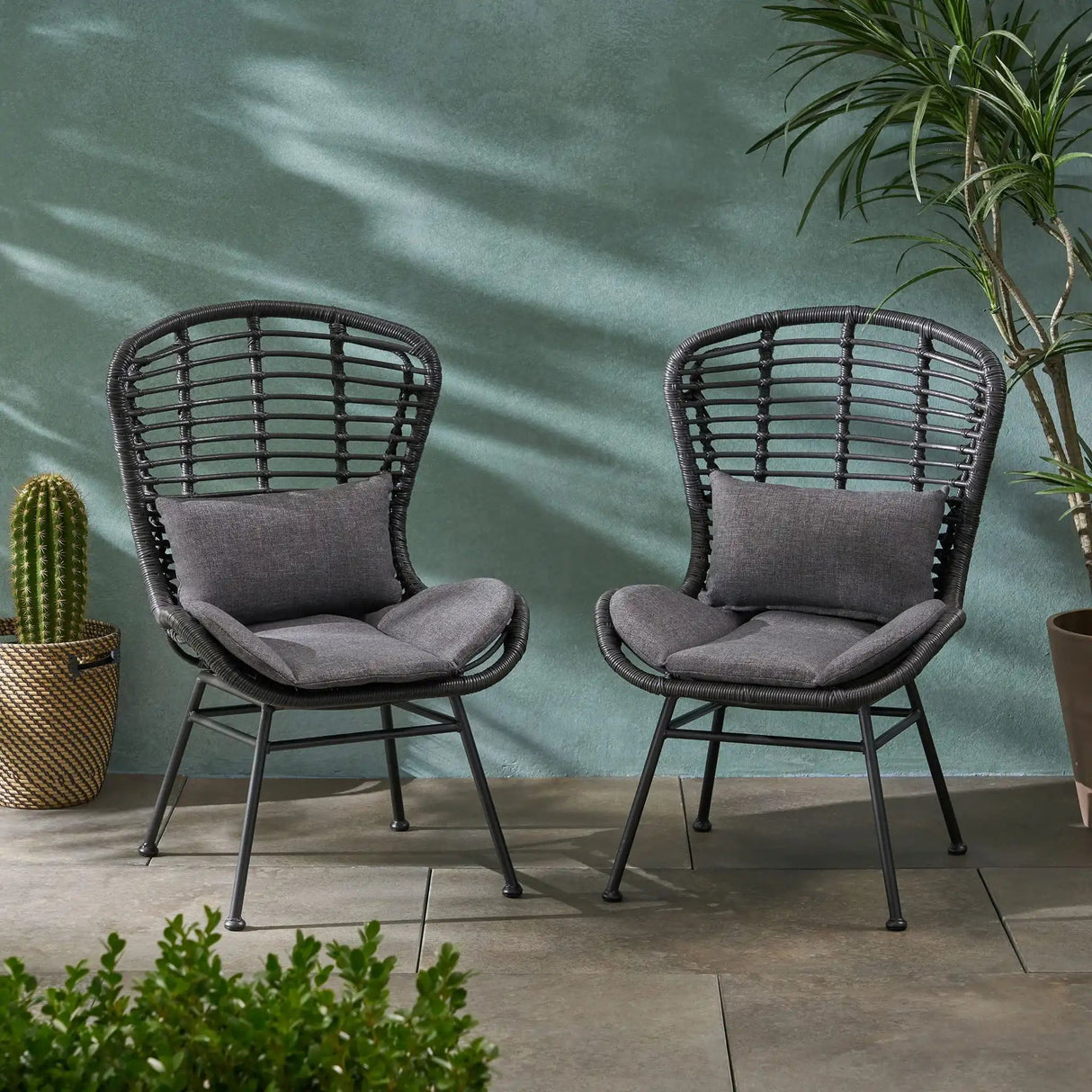 Calypso - Outdoor Chair With Water Resistance Cushion And Iron Frame