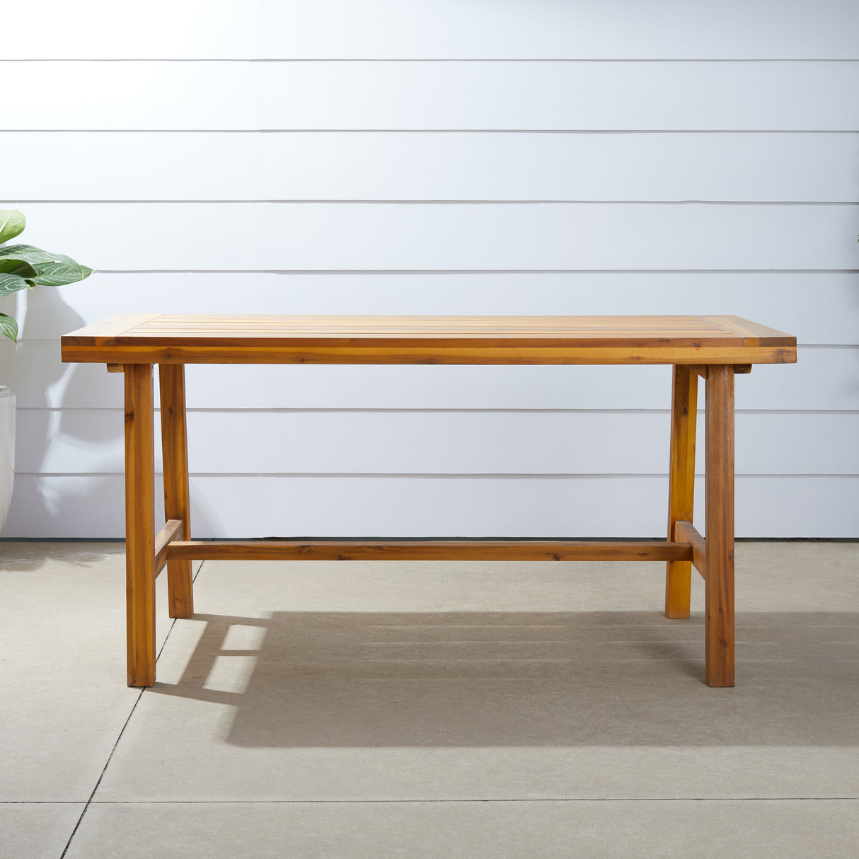 Miami outdoor patio picnic dining table