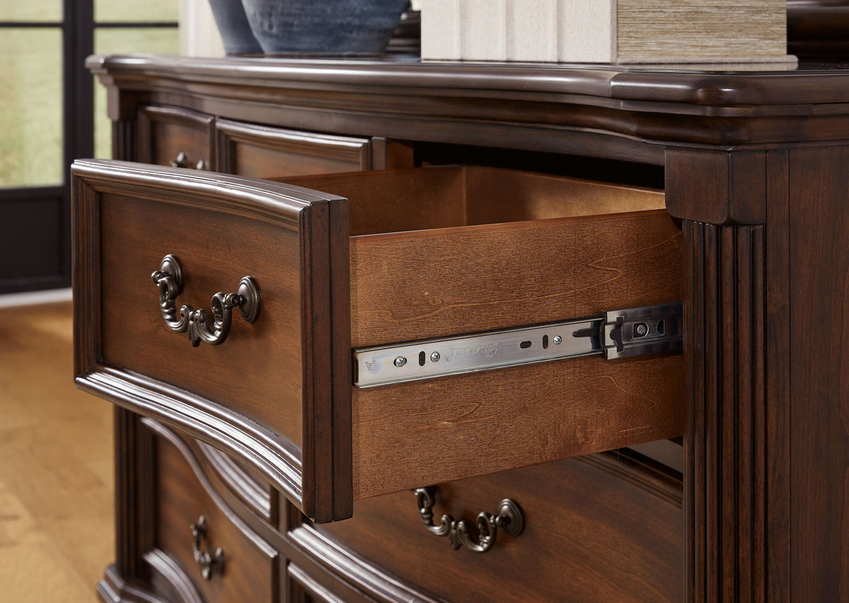 Lavinton - Dresser - Brown